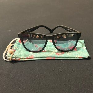 Kids Goodr Sunglasses with Turquoise Flamingo Pouch